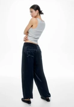 PULL & BEAR Satin Parachute - Broek - Mottled Black -Modekledingwinkel 01f9e05b2aca4c0aabb6b44b6bfa31fd