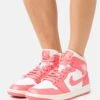 Air Jordan 1 Mid - Sneakers Hoog - White/Sea Coral/Atmosphere/Sail -Modekledingwinkel 1645c7a167554067925ba80264533f11