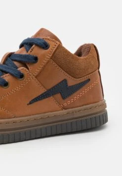 Friboo Sneakers Laag - Cognac 13 Friboo Sneakers Laag - Cognac -Modekledingwinkel 20afb5dee7a144bbafa4da6f4730be3e