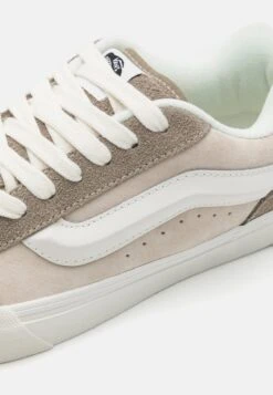 Vans Knu Skool Unisex - Skateschoenen - Beige/Light Brown/White -Modekledingwinkel 238d05ef32444177a29e31853b0263e3