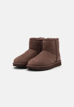 Ugg Classic Mini - Korte Laarzen - Burnt Cedar 10 Ugg Classic Mini - Korte Laarzen - Burnt Cedar -Modekledingwinkel 6df7fd5e54c241b1a5941176699be267