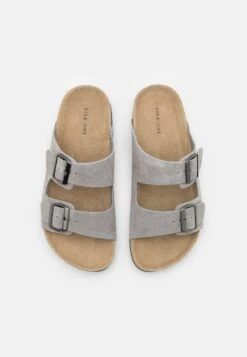 Pier One Leather Unisex - Pantoffels - Grey 11 Pier One Leather Unisex - Pantoffels - Grey -Modekledingwinkel 6e172422b00e484a8ac21c5f565af9d6