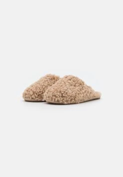 Ugg Maxi Curly Slide - Pantoffels - Sand -Modekledingwinkel 78ba8cb5354e4d749fce1bcfc355f5ff