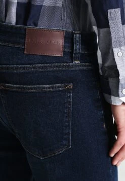 Pier One Basic - Straight Leg Jeans - Dark Blue Denim -Modekledingwinkel 7aa5df5983c44365808e18ddcad2589e