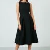 LELA Crew Neck Pleated Midi - Cocktailjurk - Black -Modekledingwinkel 88fadde8c5574f7196cae8e6da58af31