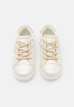 Friboo Sneakers Laag - White -Modekledingwinkel aed1df307703407a8663e9dbcf6b6d4a