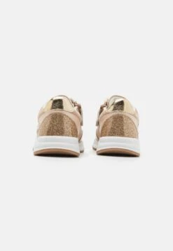 Friboo Disney Minnie Mouse - Sneakers Laag - Rose Gold -Modekledingwinkel d240e02a04b44521a75d7b9305624356