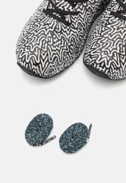 Uno - Sneakers Laag - Black/White -Modekledingwinkel e15017e786444988a9e10e43c3562a1c