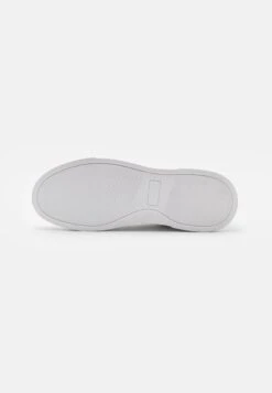 Pier One Unisex - Sneakers Laag - White -Modekledingwinkel e2a5a64afecd4f079860774a1a970a80
