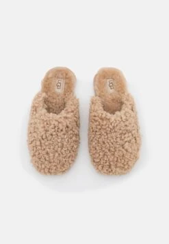 Ugg Maxi Curly Slide - Pantoffels - Sand -Modekledingwinkel f453644d60ea4dbbbff756127bea6510