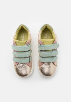 Friboo Leather - Sneakers Laag - Gold -Modekledingwinkel f7c16071ed4f45888ad3dc4f763c9979