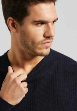 Bugatti Cotton - Trui - Marine 9 Bugatti Cotton - Trui - Marine -Modekledingwinkel f8464e391a60420d81495cb56ff49299